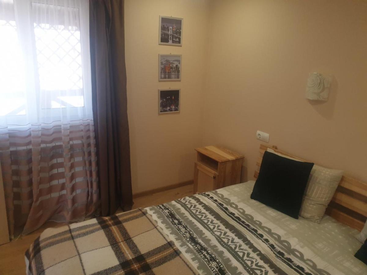 Садиба "У Юлії" Svalyava Exterior foto